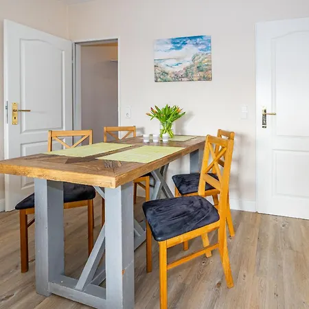 Moderne 2 Zimmerwohnung Mit Grossem Suedbalkon In Der Ersten Etage Apartment Westerland