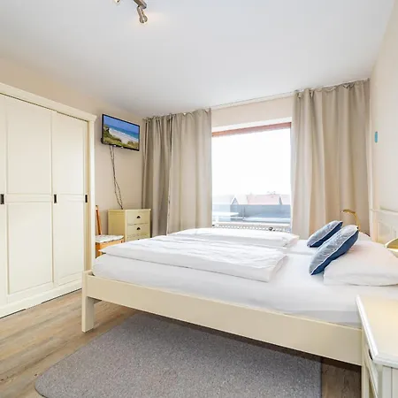 Apartment Moderne 2 Zimmerwohnung Mit Grossem Suedbalkon In Der Ersten Etage Westerland
