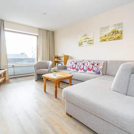 Moderne 2 Zimmerwohnung Mit Grossem Suedbalkon In Der Ersten Etage *